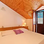Apartment Apartments By The Sea Prizba, Korcula - 4484